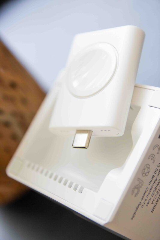 Cubenest Încărcător magnetic wireless 3 în 1 E311